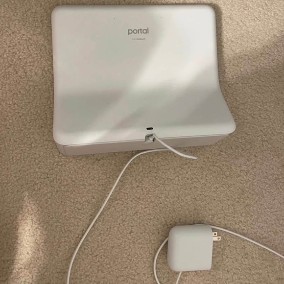 Facebook Portal - Picture 4 of 4